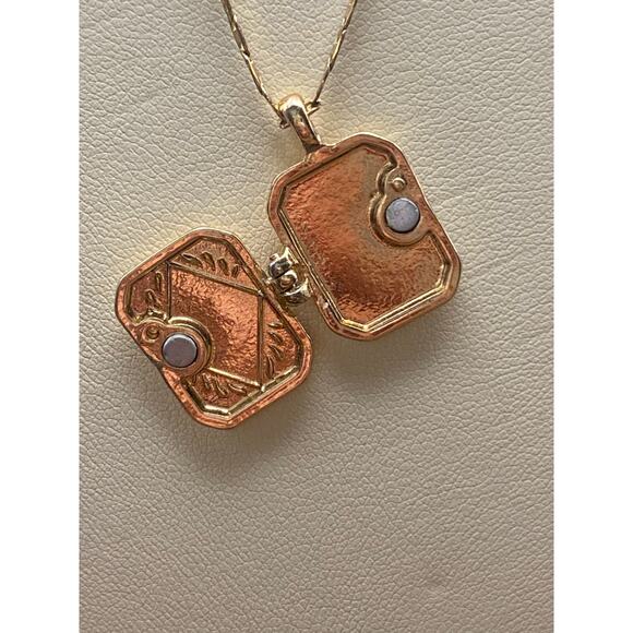 Vintage-Style Double-Layer Gold-Tone Locket Necklace - Picture 8 of 10